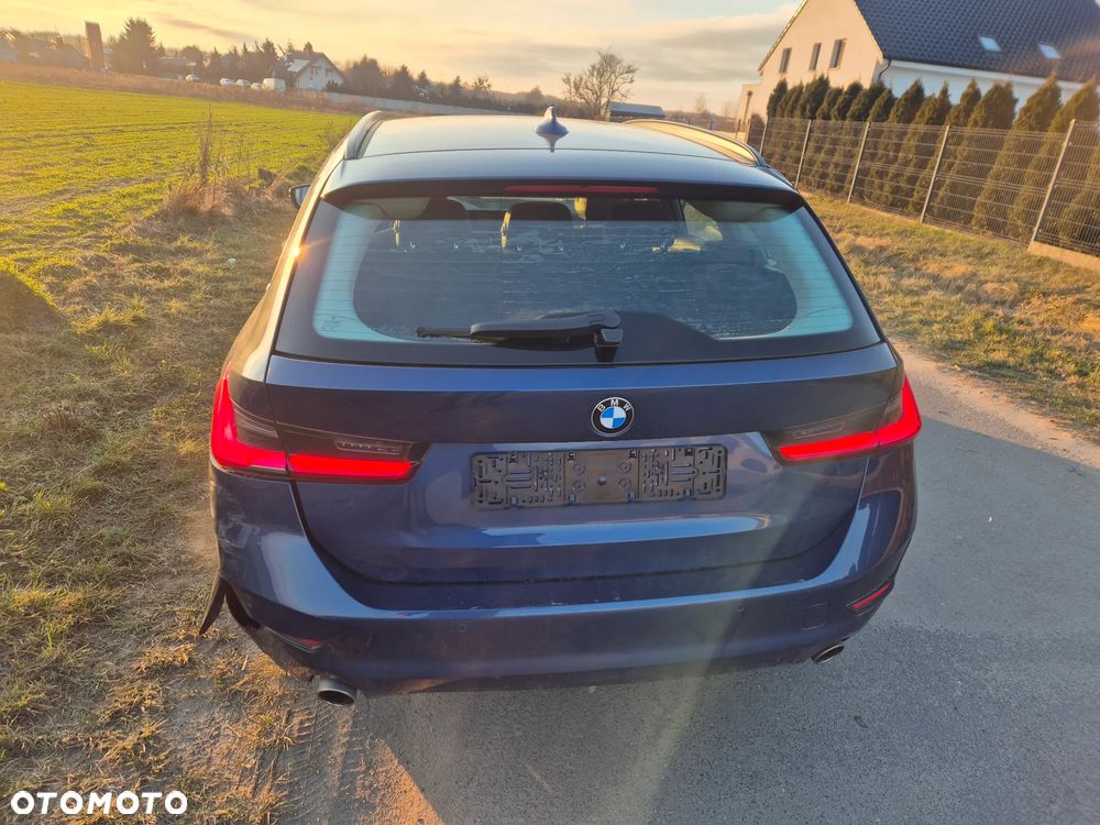 BMW Seria 3 318d Sport Line Shadow - 21