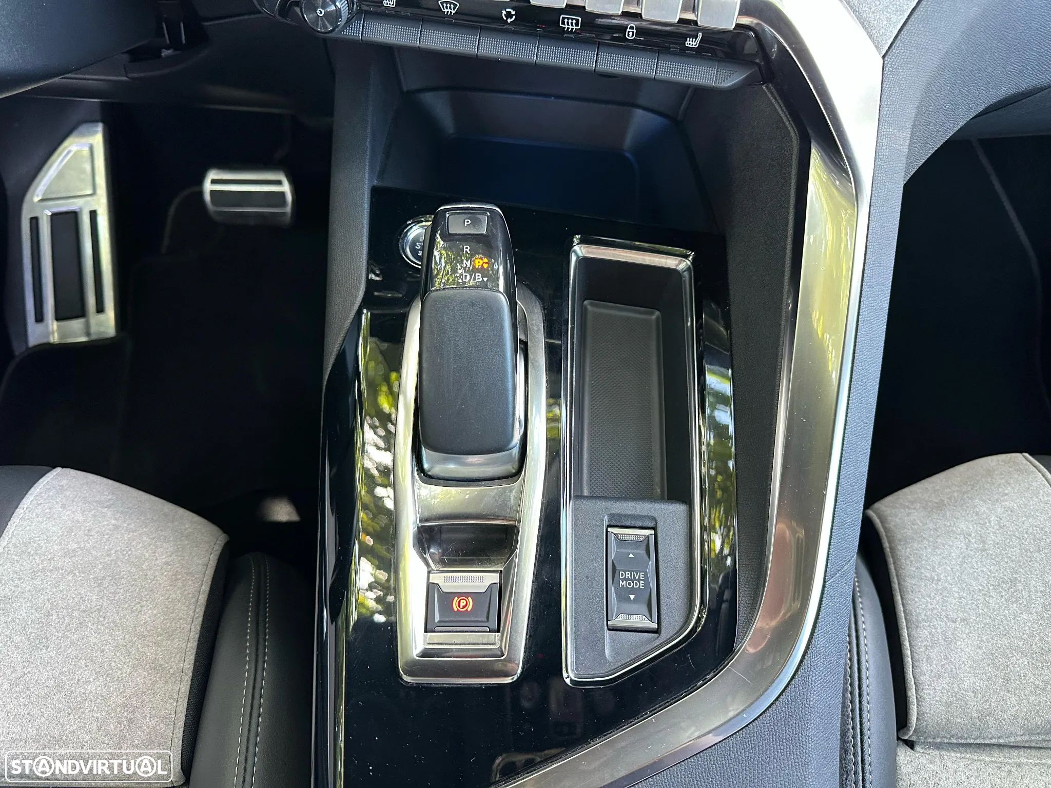 Peugeot 3008 1.6 Hybrid GT Pack e-EAT8 - 35