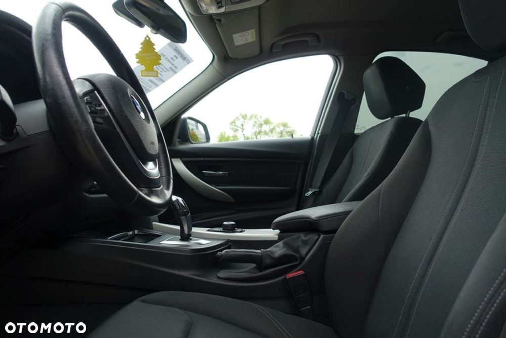 BMW Seria 3 318d Advantage - 13