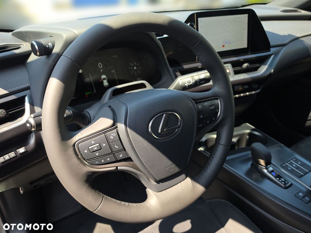 Lexus UX 300h Business - 12