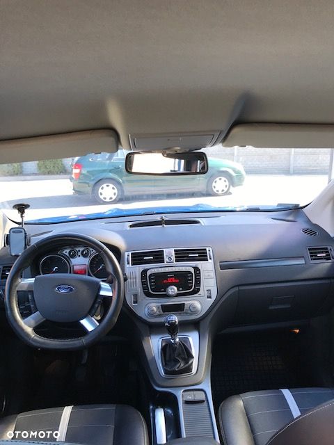 Ford Kuga - 10