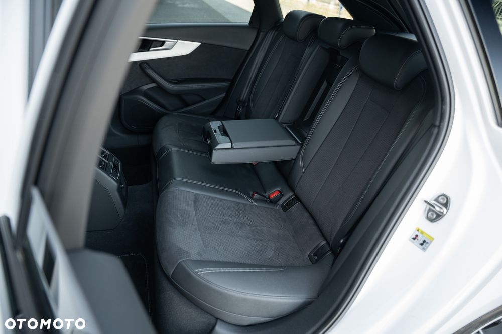 Audi A4 Avant 35 TFSI S tronic S line - 35