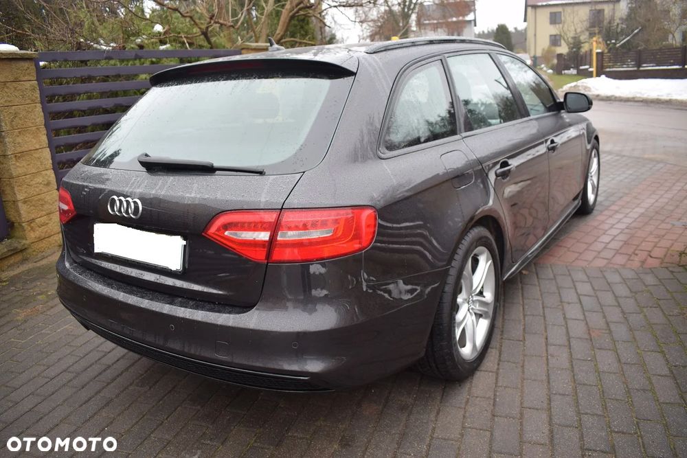 Audi A4 Avant 2.0 TDI DPF clean diesel multitronic S line Sportpaket - 3