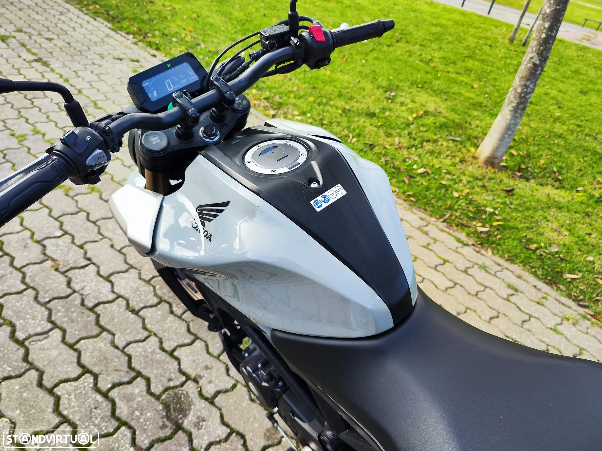 Honda CB 125 R Neo - 12