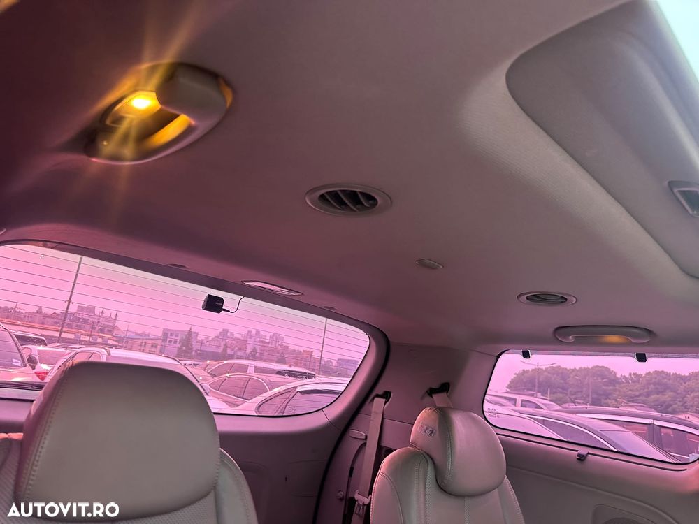 Kia Carnival - 14