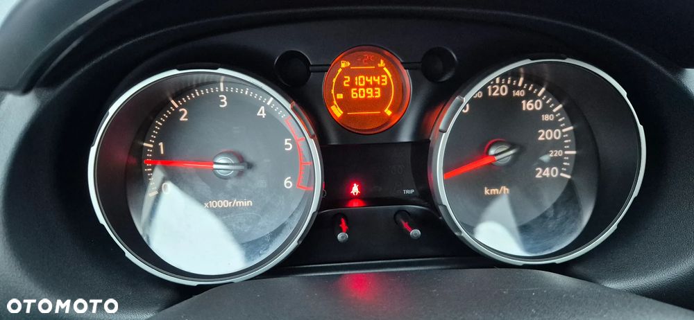 Nissan Qashqai+2 2.0 dCi DPF acenta - 14