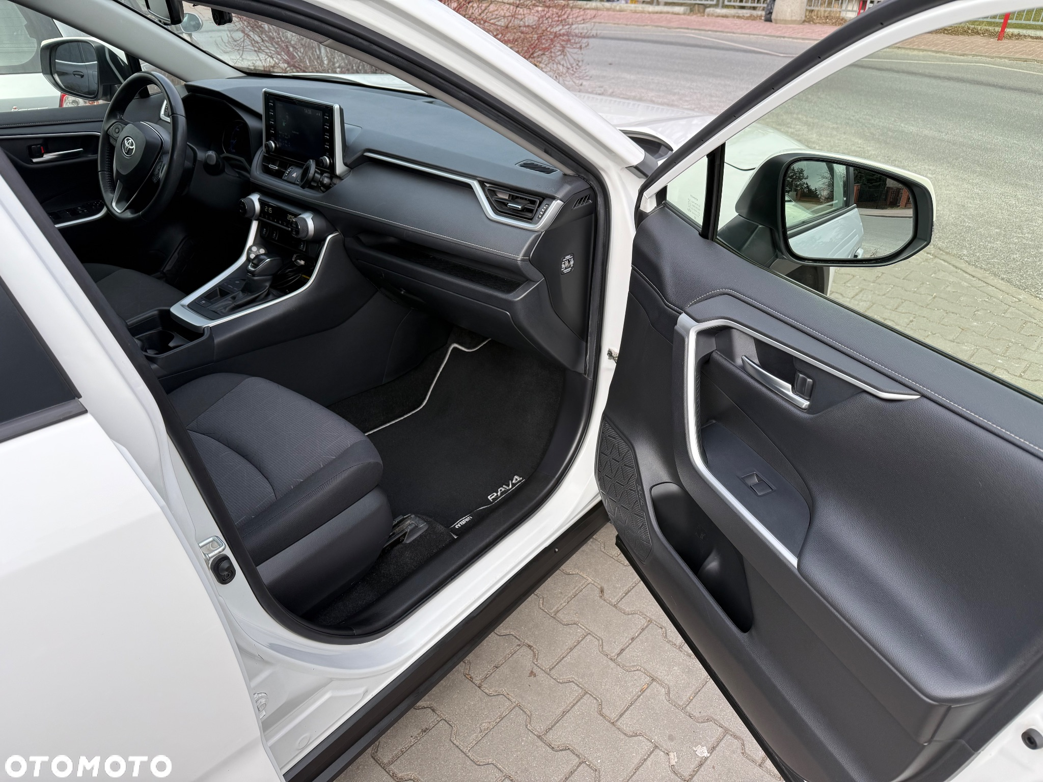 Toyota RAV4 2.5 Hybrid Comfort 4x2 - 7