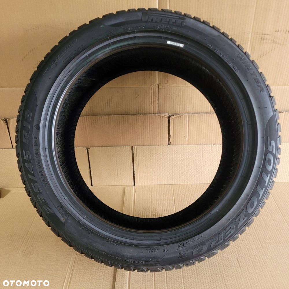 Pirelli Winter SottoZero 3 235/45R18 98 V - 4