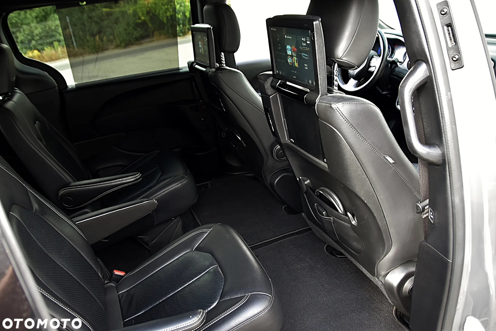 Chrysler Pacifica - 27