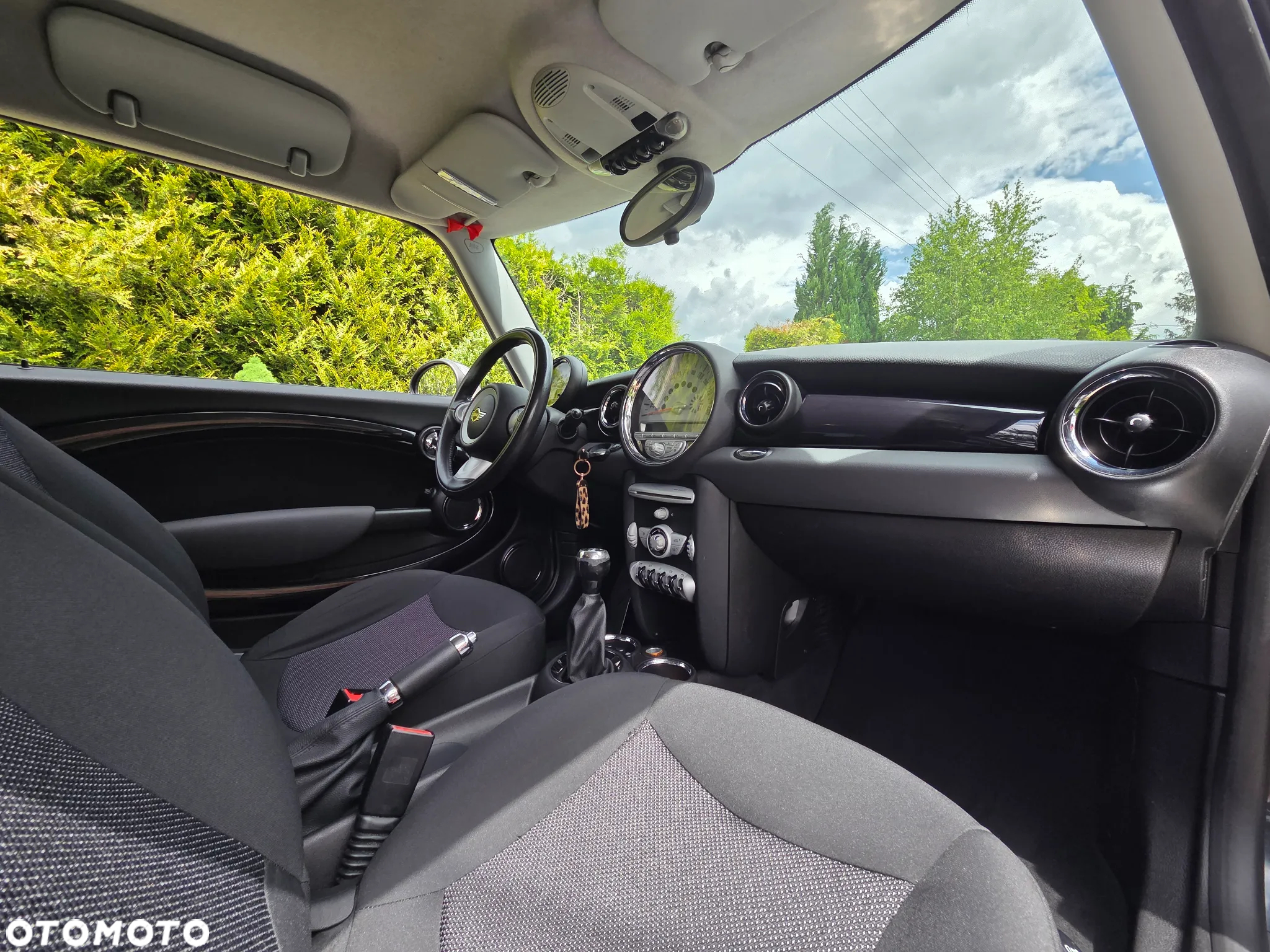 MINI Cooper Standard - 12