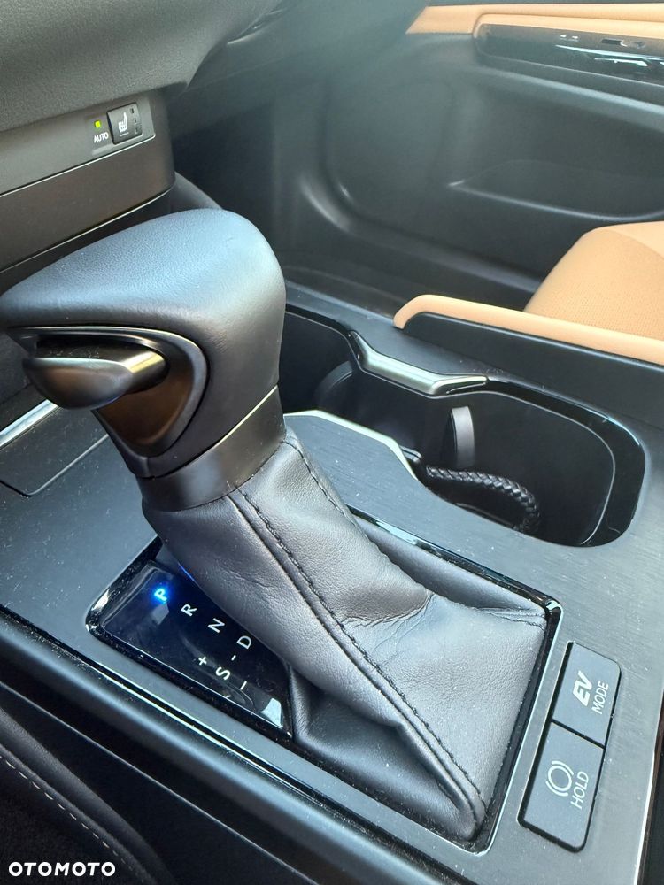 Lexus ES 300h Business Edition - 10