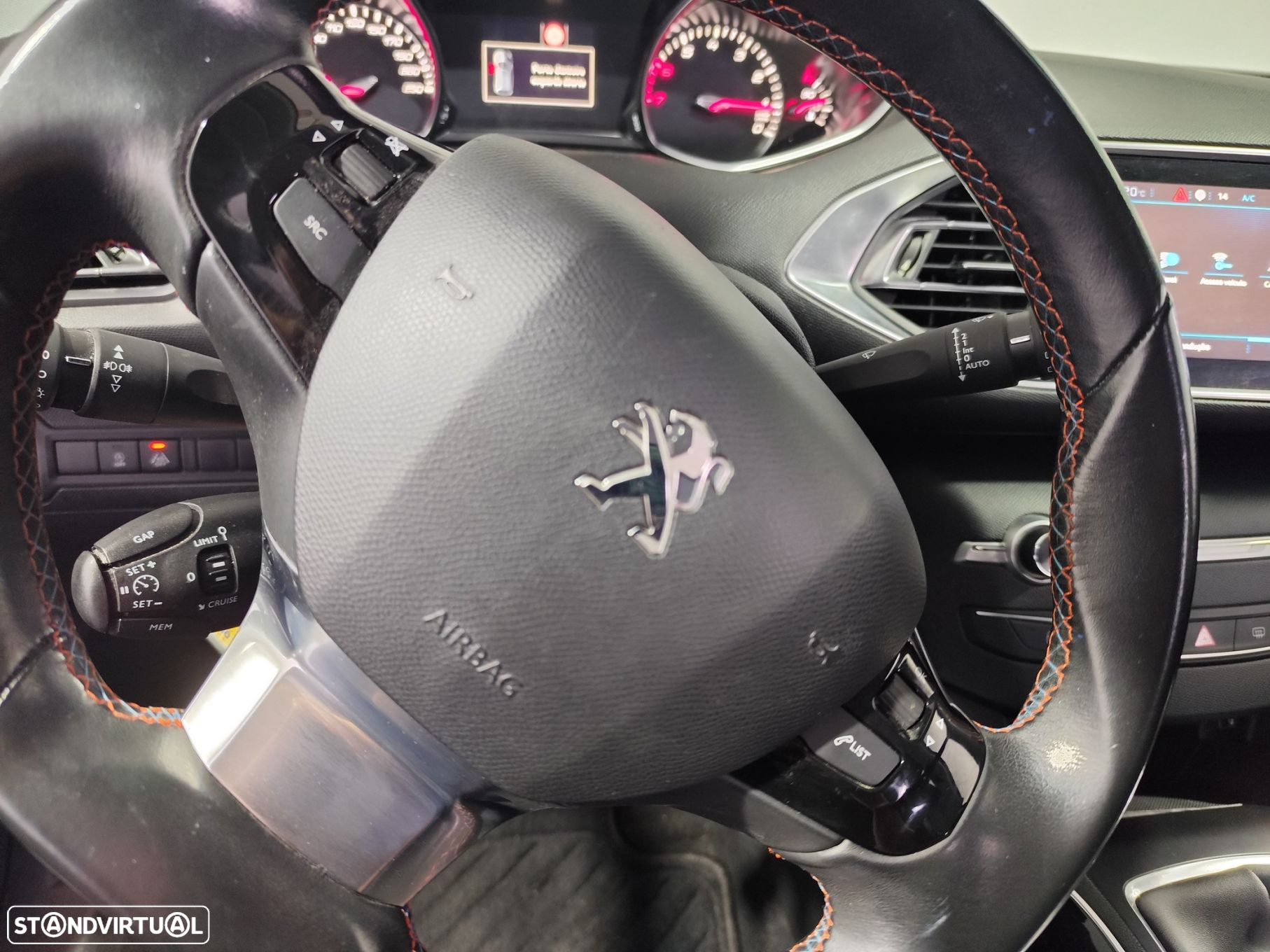 Peugeot 308 1.2 PureTech GT Pack - 33