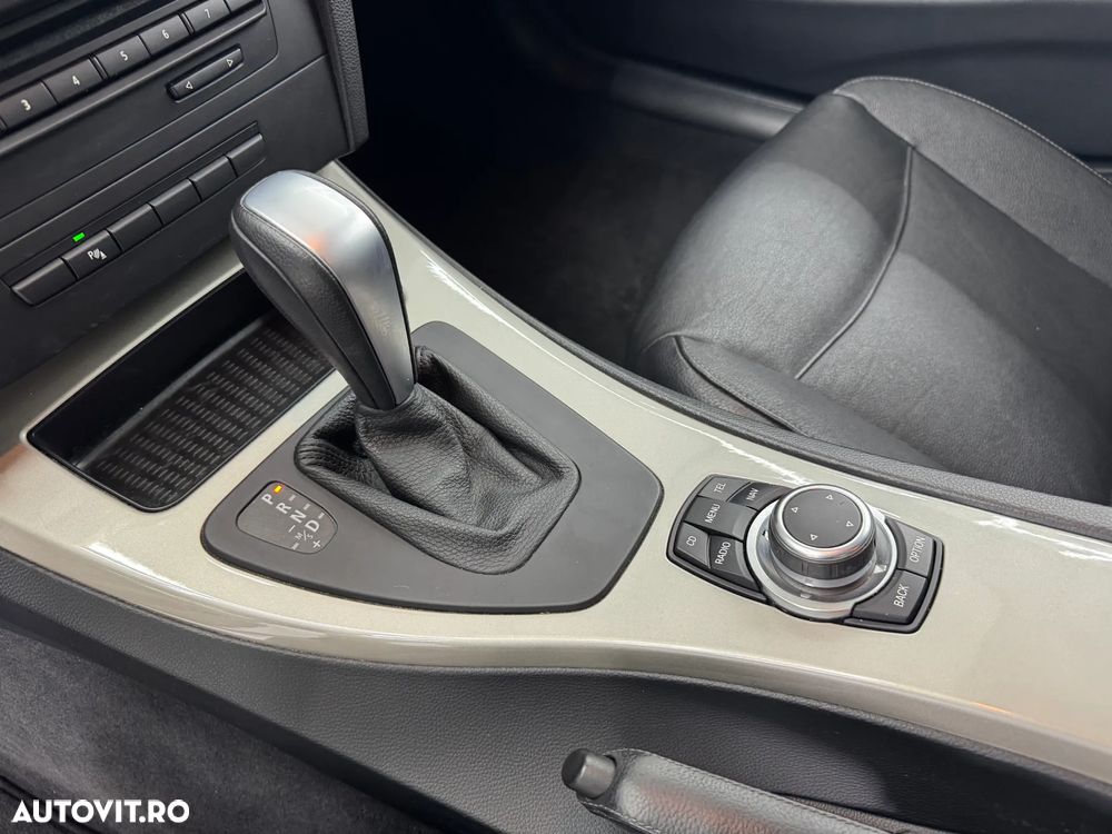 BMW Seria 3 320d DPF Aut. Edition Exclusive - 23