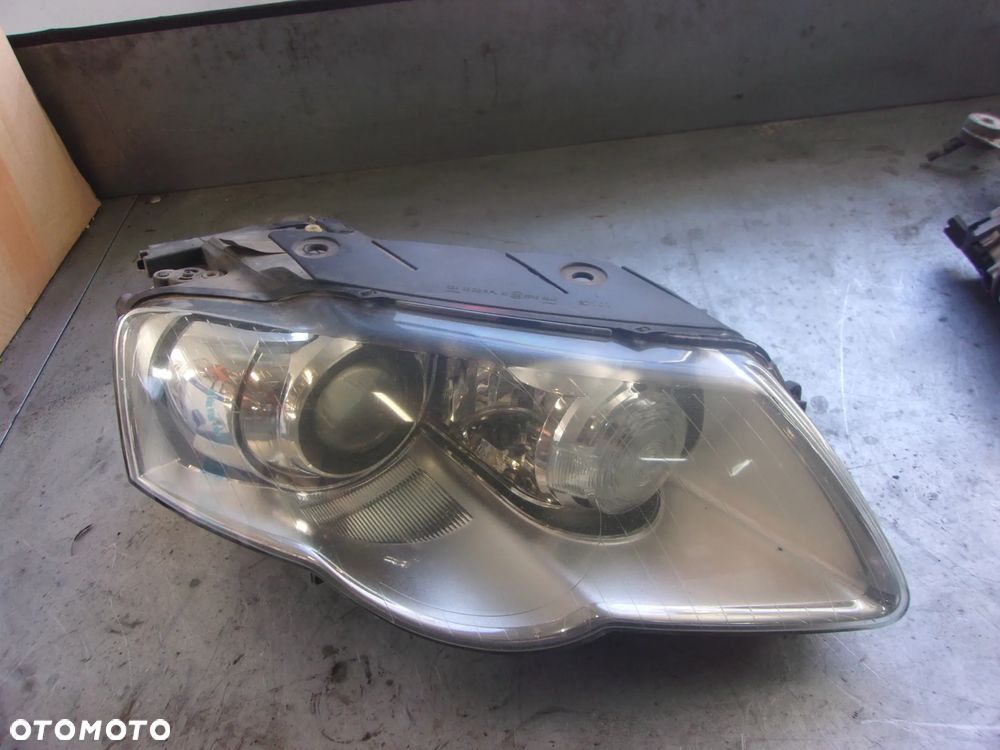 LAMPA PRZÓD PRAWA VW PASSAT B6 BI- XENON 3C0941752G SKRETNA - 1