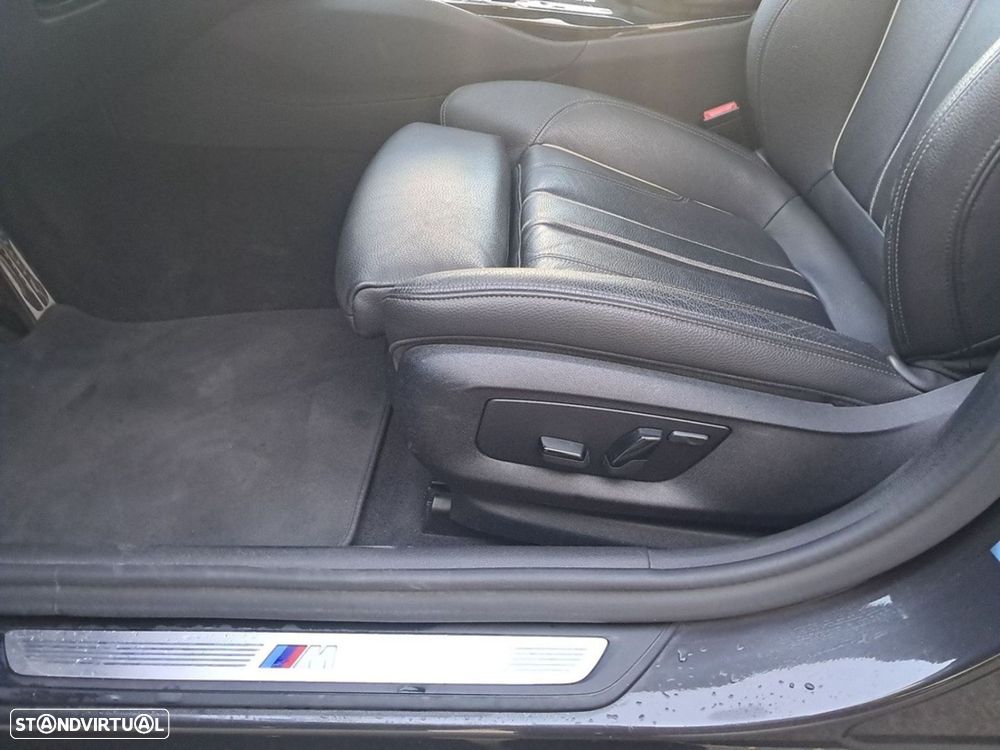 BMW 530 e Pack Desportivo M - 15