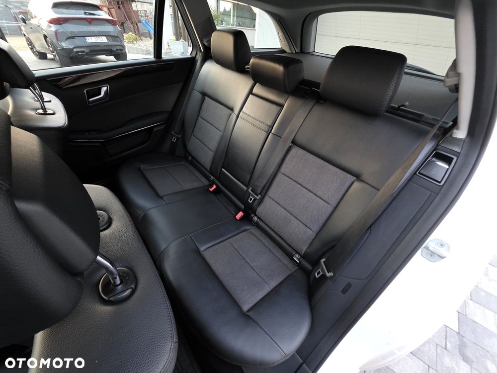 Mercedes-Benz Klasa E 220 CDI Automatik Avantgarde DPF BusinessEDITION - 19