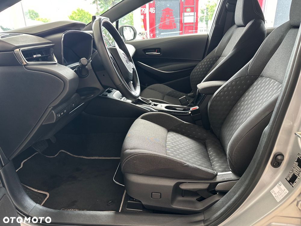 Toyota Corolla 1.8 Hybrid Executive - 8