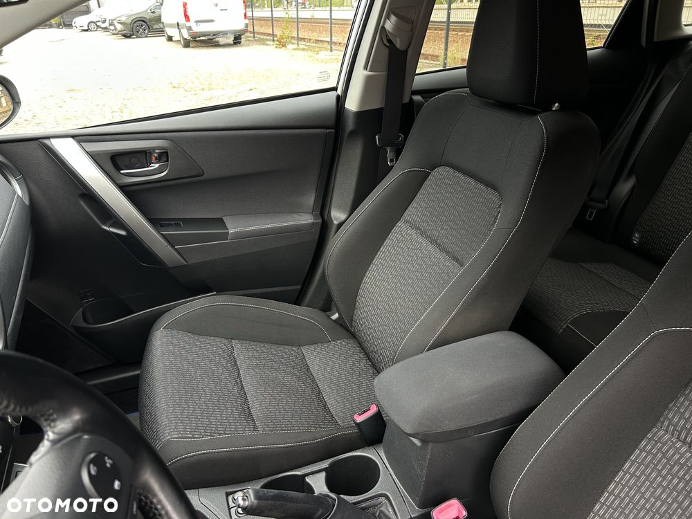 Toyota Auris - 17