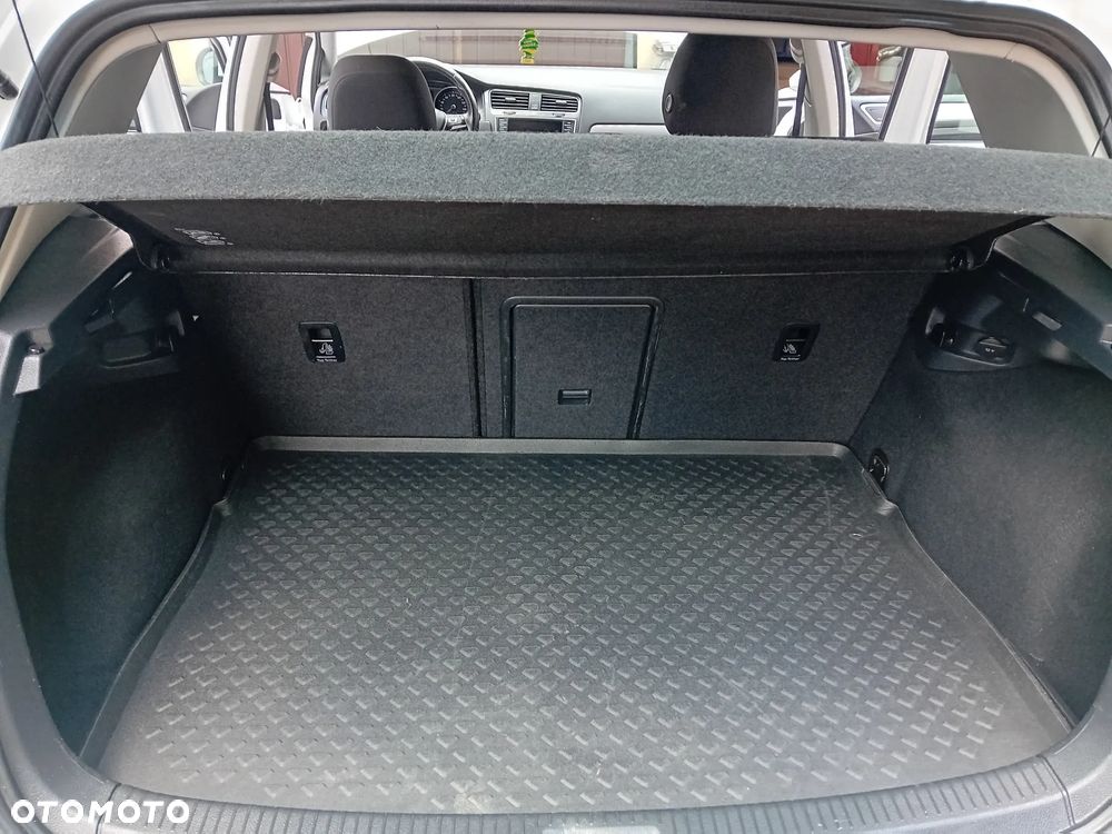 Volkswagen Golf - 31
