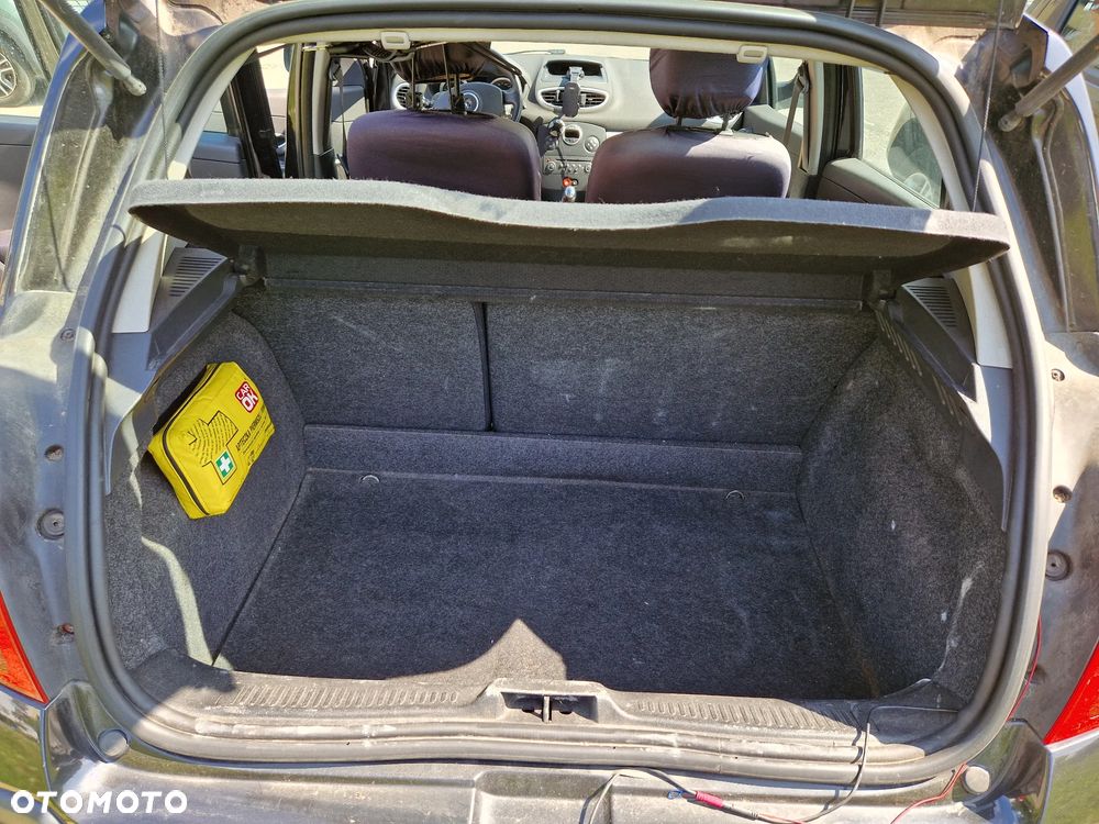 Renault Clio - 10