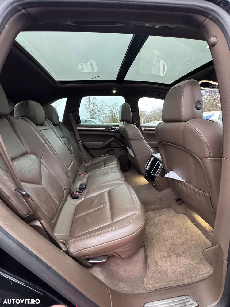 Porsche Cayenne - 10