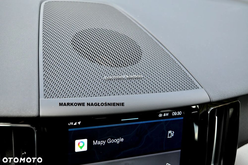 Volvo XC 60 B4 D Plus Dark - 28