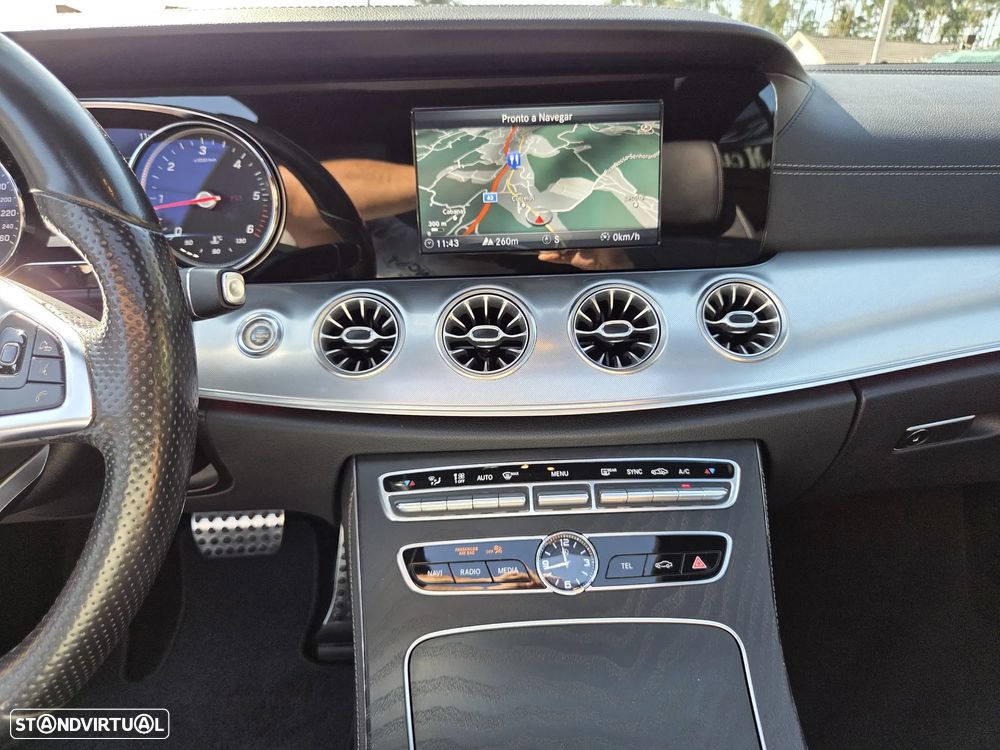 Mercedes-Benz E 220 d Coupe 9G-TRONIC AMG Line - 23