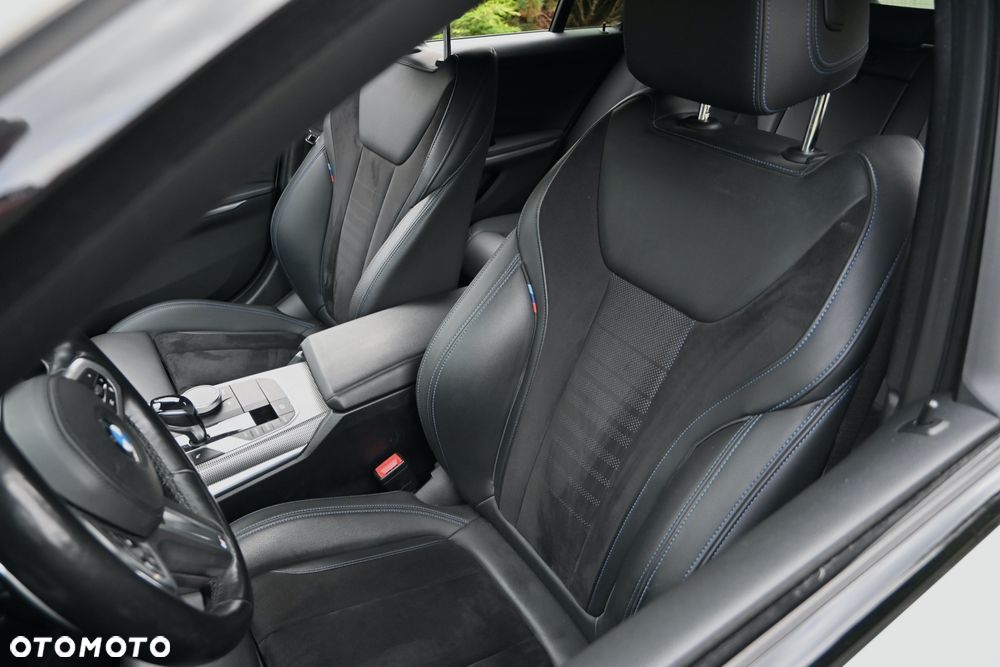 BMW Seria 3 320d xDrive Edition M Sport Shadow - 27