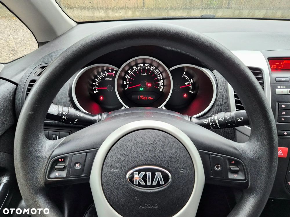 Kia Venga 1.4 S - 11
