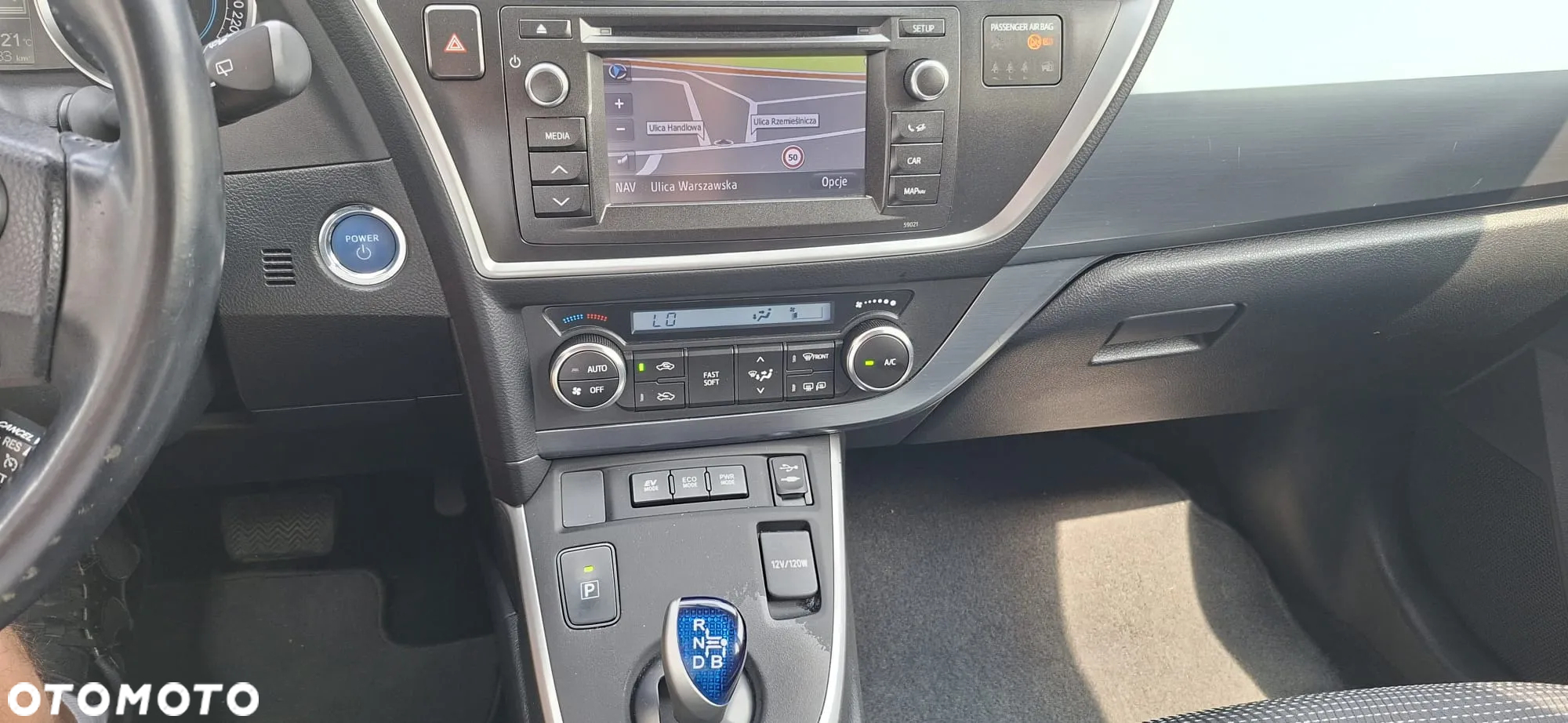Toyota Auris 1.8 VVT-i Hybrid Automatik Comfort - 14