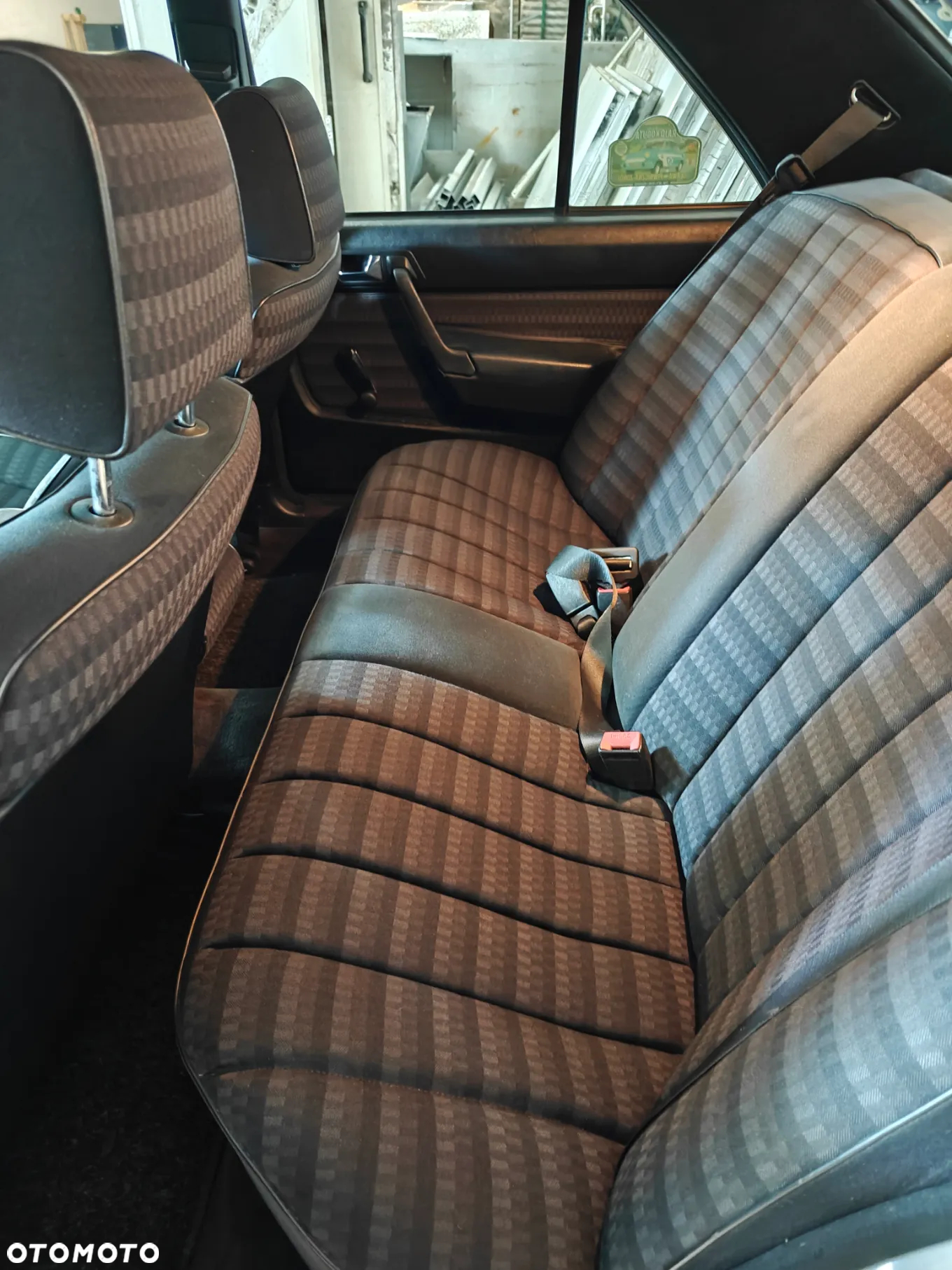 Mercedes-Benz W201 (190) - 11