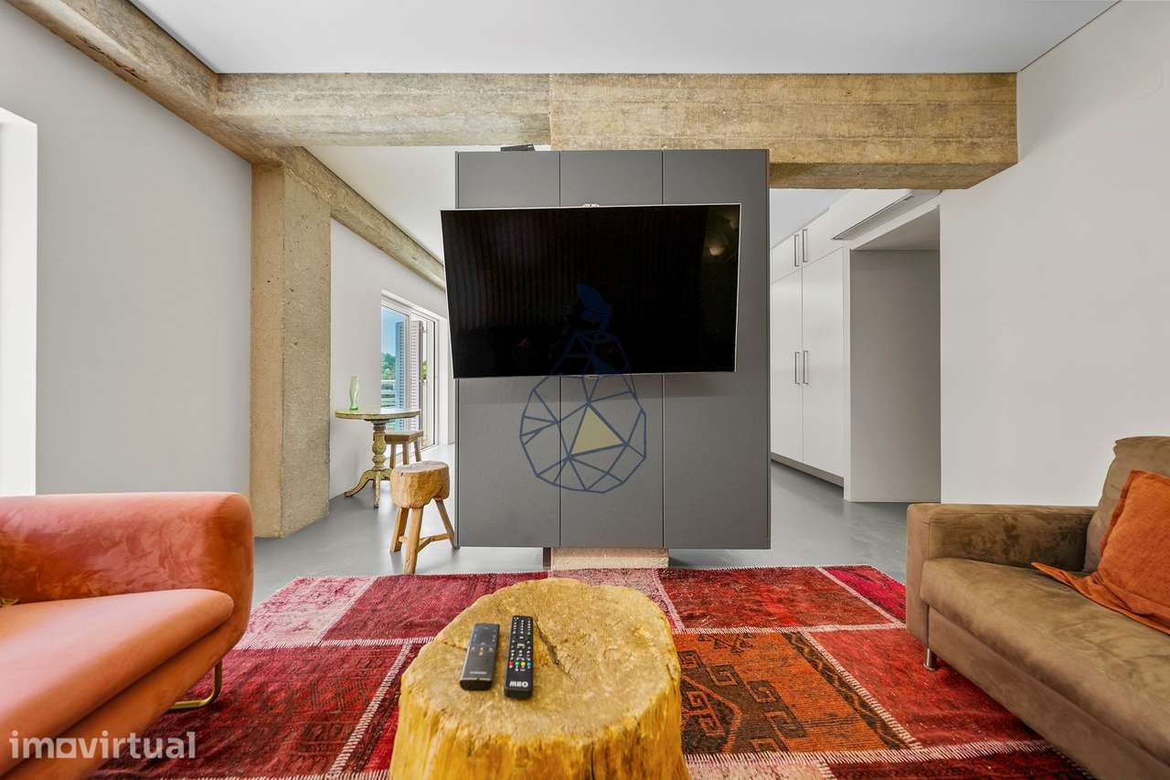 Apartamento com Piscina e Garagem em Vilamoura - Grande imagem: 2/48