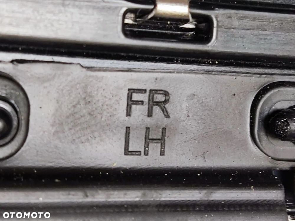 TOYOTA COROLLA E21 od 2019r Maskownica Śrub Błotnika Trójkąt Prawa Lewa - 8