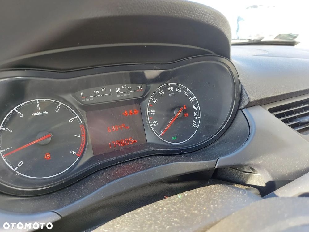 Opel Corsa 1.4 Essentia - 9