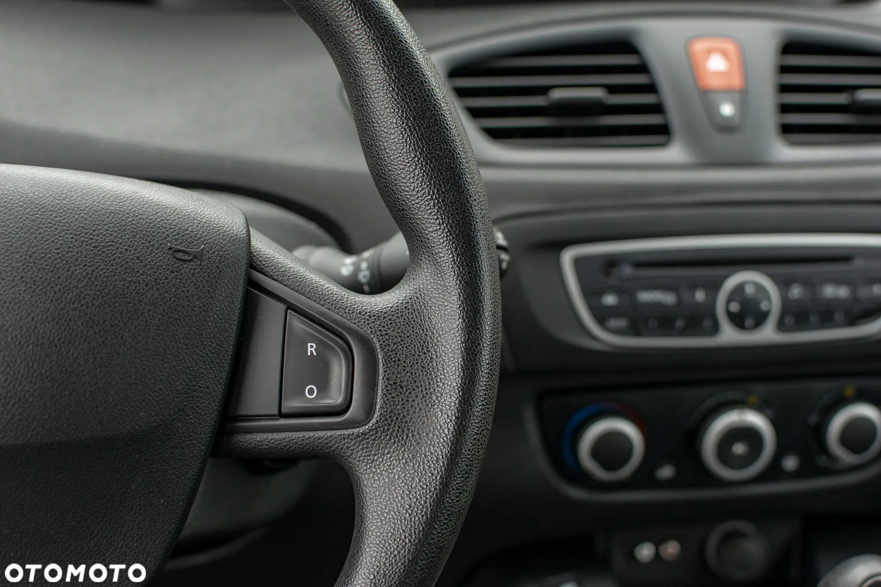 Renault Grand Scenic - 38
