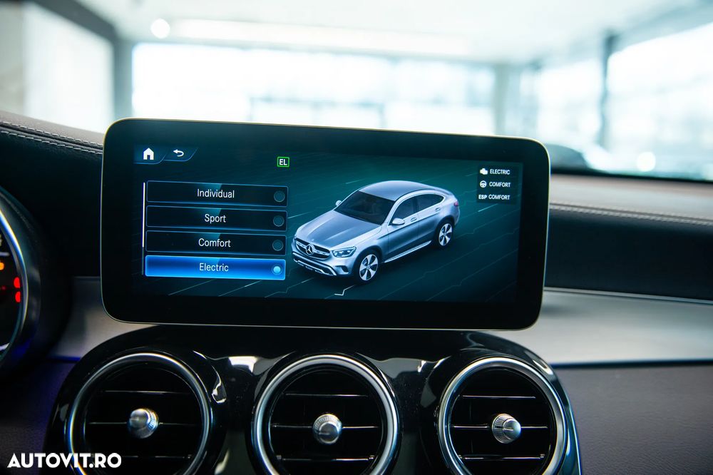 Mercedes-Benz GLC Coupe 300 e 4MATIC - 25