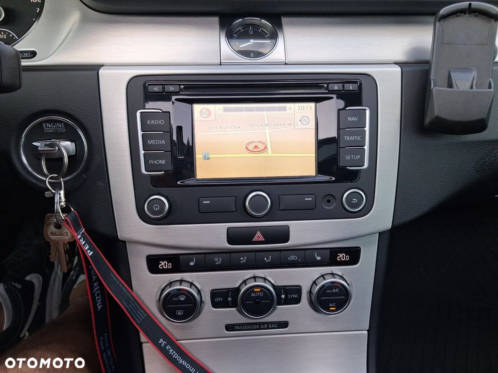 Volkswagen Passat 2.0 TDI BlueMotion Technology Highline - 28