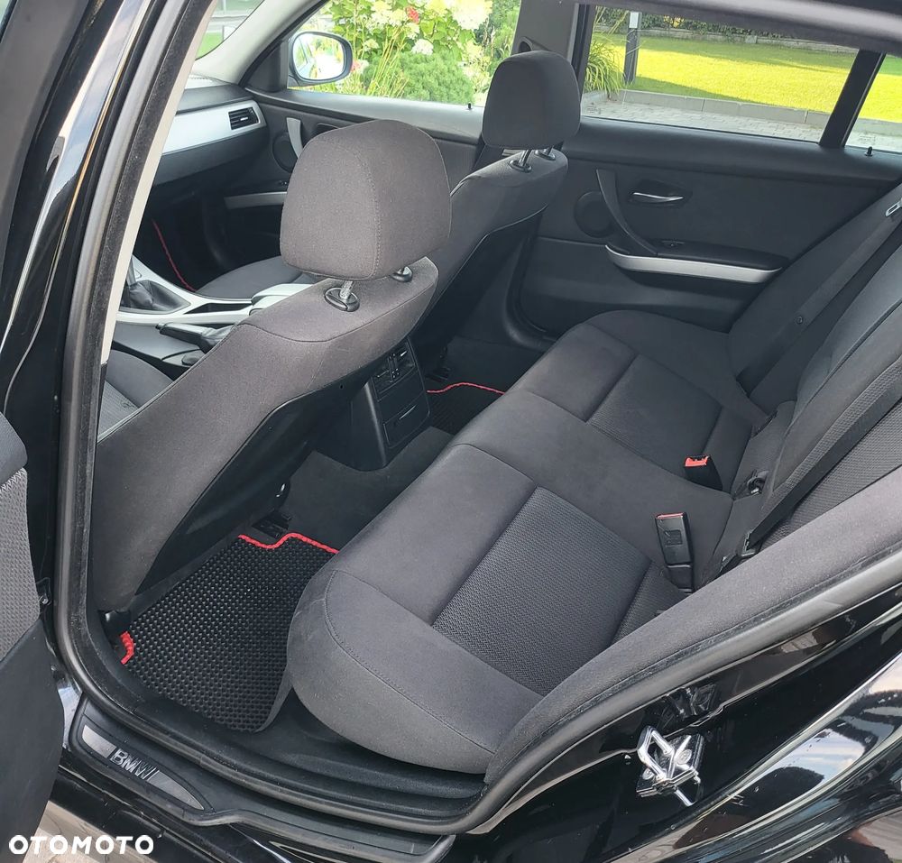 BMW Seria 3 318i Edition Exclusive - 19