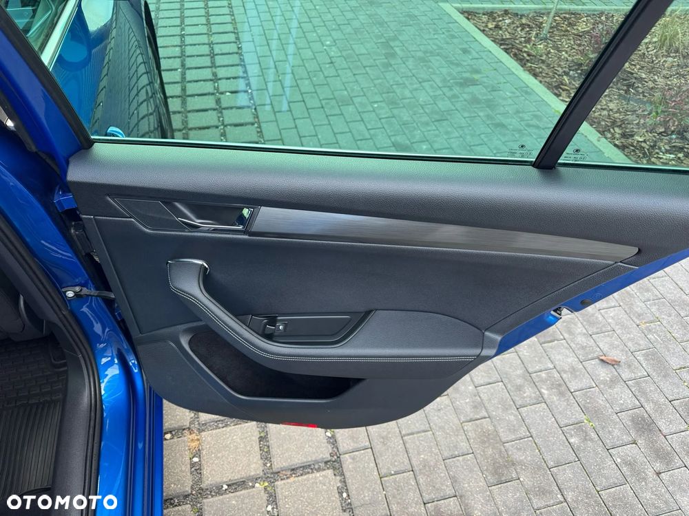 Skoda Superb 2.0 TDI SCR Style DSG - 39