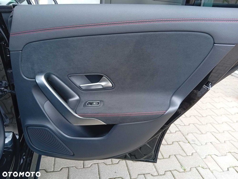 Mercedes-Benz CLA 200 mHEV AMG Line 7G-DCT - 29
