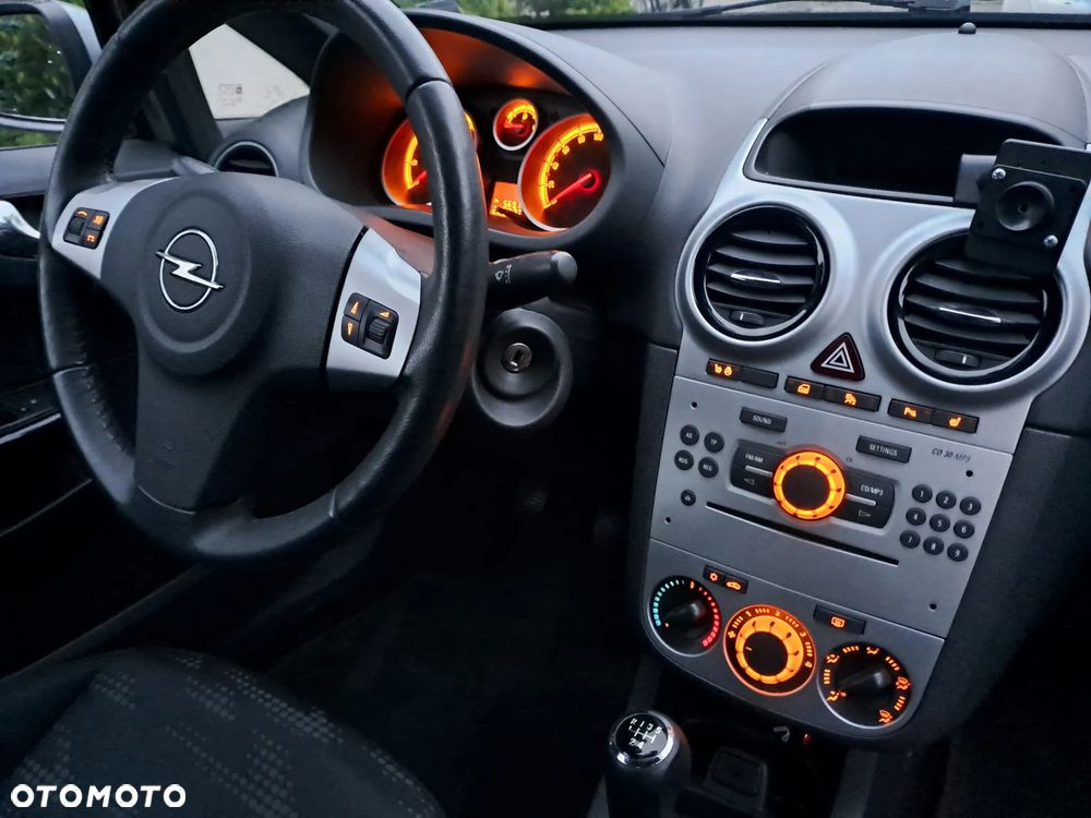 Opel Corsa 1.4 16V Satellite - 14