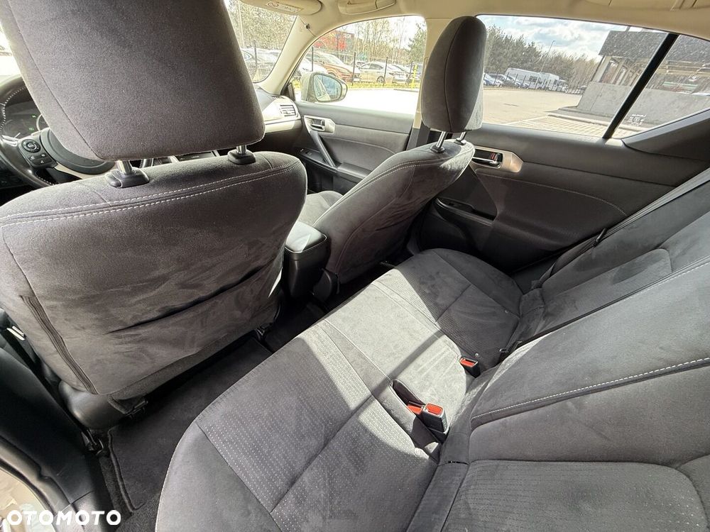 Lexus CT - 13