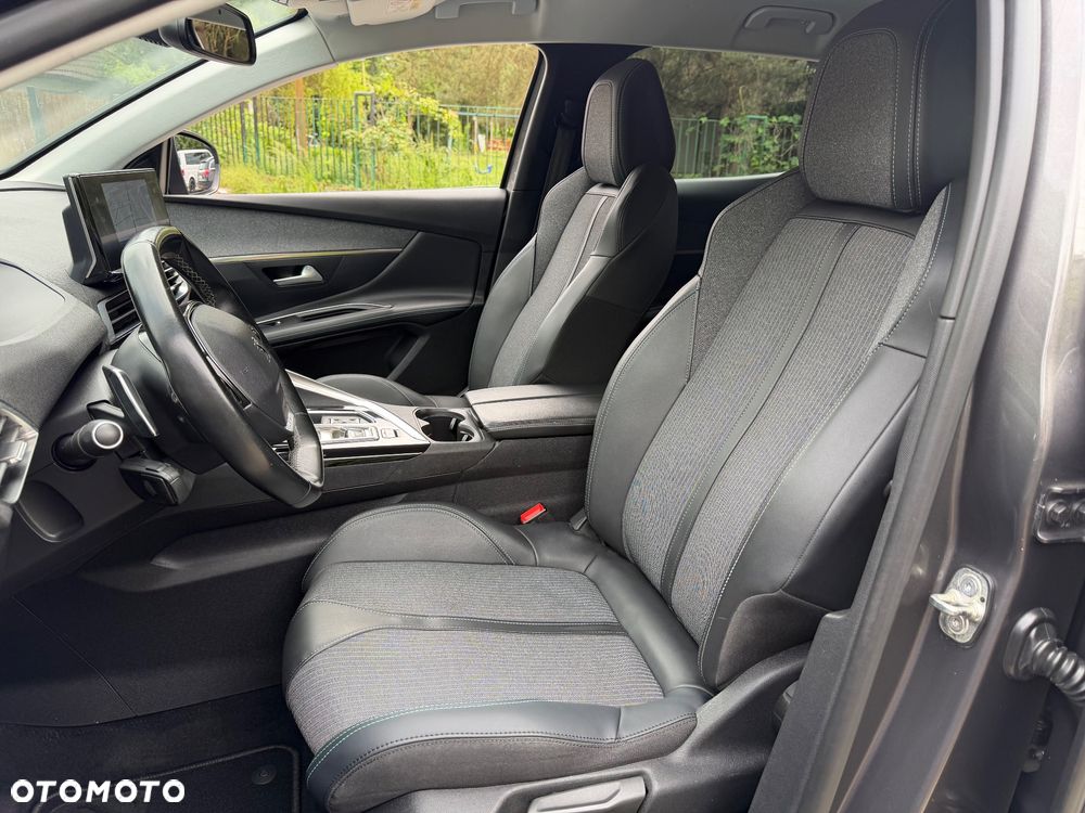 Peugeot 3008 BlueHDi 130 Stop & Start EAT8 Allure Pack - 26