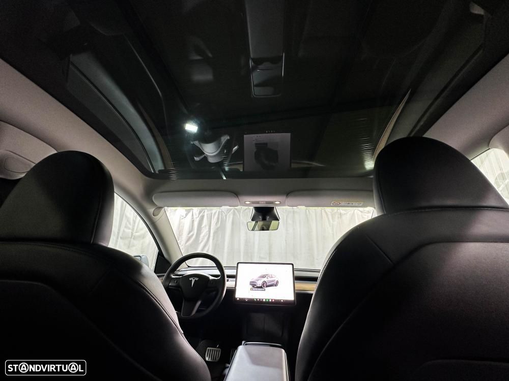 Tesla Model Y Performance Dual Motor AWD - 31