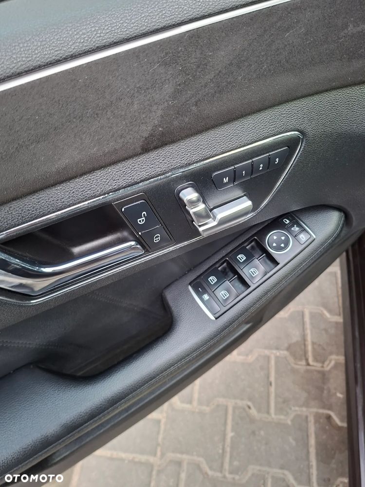 Mercedes-Benz Klasa E 200 CGI BlueEFFICIENCY Automatik - 3