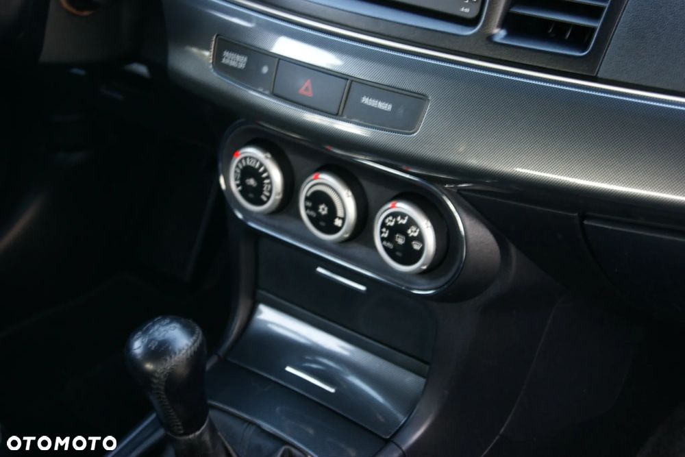 Mitsubishi Lancer 1.8 Intense - 29