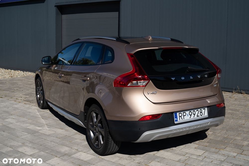 Volvo V40 Cross Country D2 Summum - 3