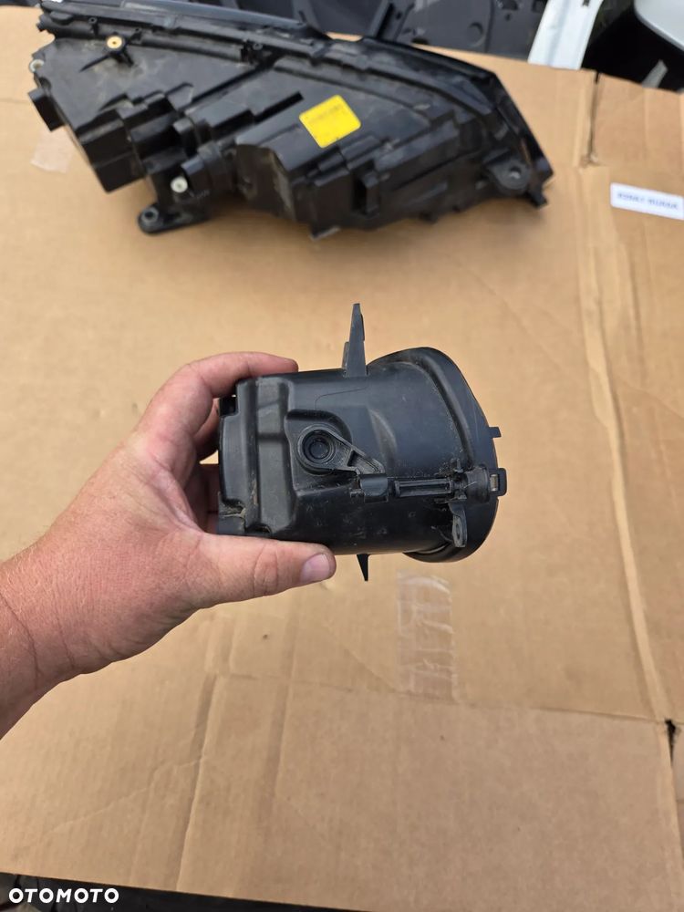 Halogen prawy BMW 1 F20 F21 2 F22 F23 3 F30 F31 4 F32 F33 F34 F36 7315560 63177315560 Reflektor przeciwmgielny LED prawy - 4