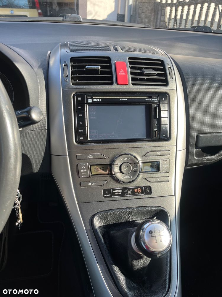 Toyota Auris - 16