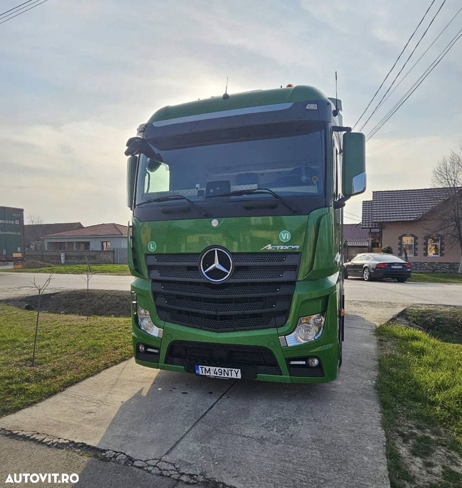 Mercedes-Benz Actros - 3